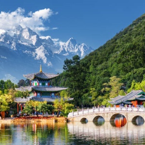 Travel by Train in Yunnan: Gateway to Ethnic Diversity and Natural Wonders