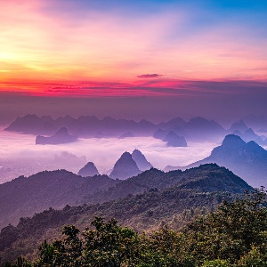 Travel by Train in Guangxi: A Scenic Journey through Southern China