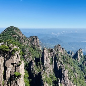 Travel by Train in Anhui: Exploring China’s Cultural Heartland