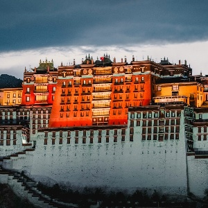 Airport Hotels in Tibet: Tranquility Meets Convenience
