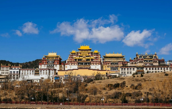 6 日 ダリ・シャングリ・ラ・ミスティー・ツアー