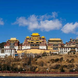 6 日 ダリ・シャングリ・ラ・ミスティー・ツアー