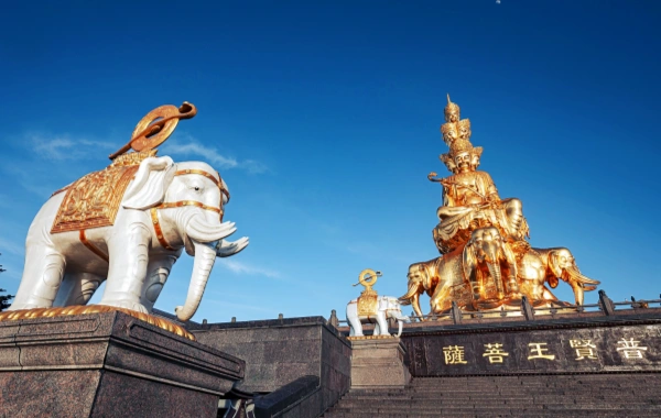 日 2: Emeishan-Chengdu