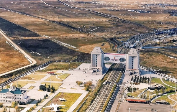 日 6: マンシーリ