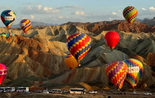 3 Days Dunhuang Jiayu Pass Zhangye Tour