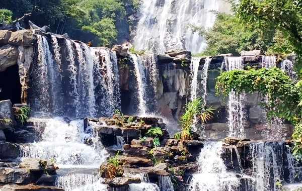 6 日シンセン広州及び Qingyuan の都市及び自然なツアー