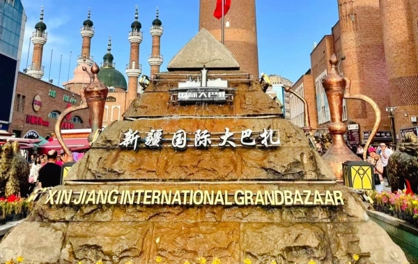 1日目: ウルムチー